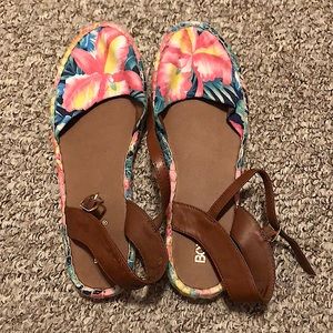 Bongo Closed Toe Tropical Espadrille Sandals